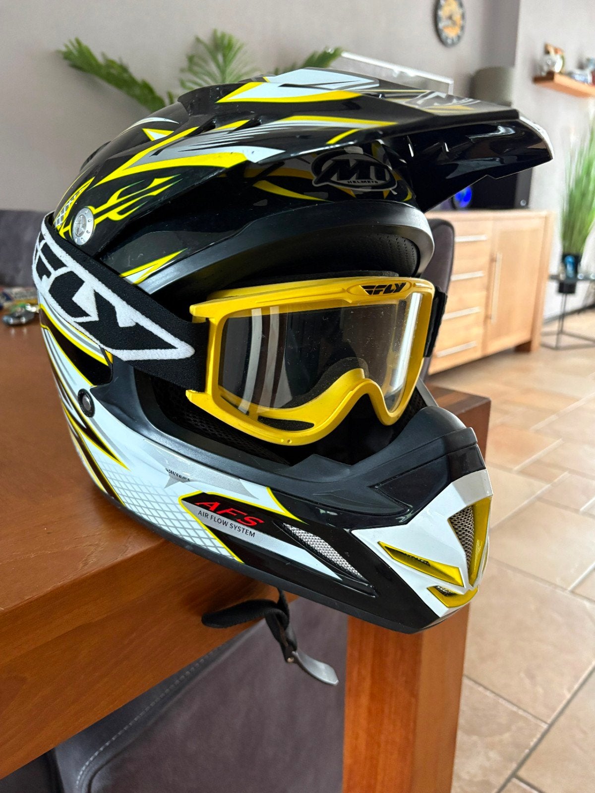 MT Helmets Offroadhelm met Fly Goggles - Zwart/Geel, Tweedehands, Ophalen, Overige merken, Heren