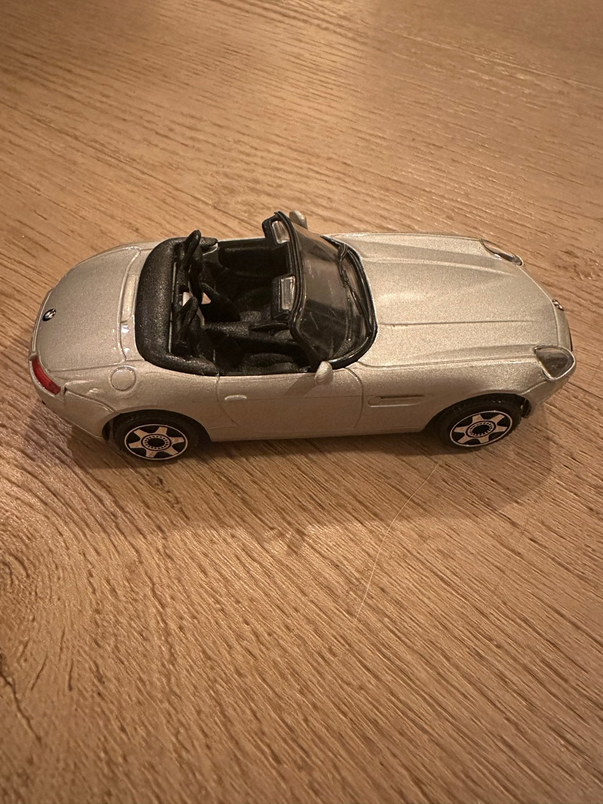 Bburago BMW Z8 1:43 modelauto, Hobby en Vrije tijd, Modelauto's | 1:43, Ophalen of Verzenden, Zo goed als nieuw, Auto, Overige merken