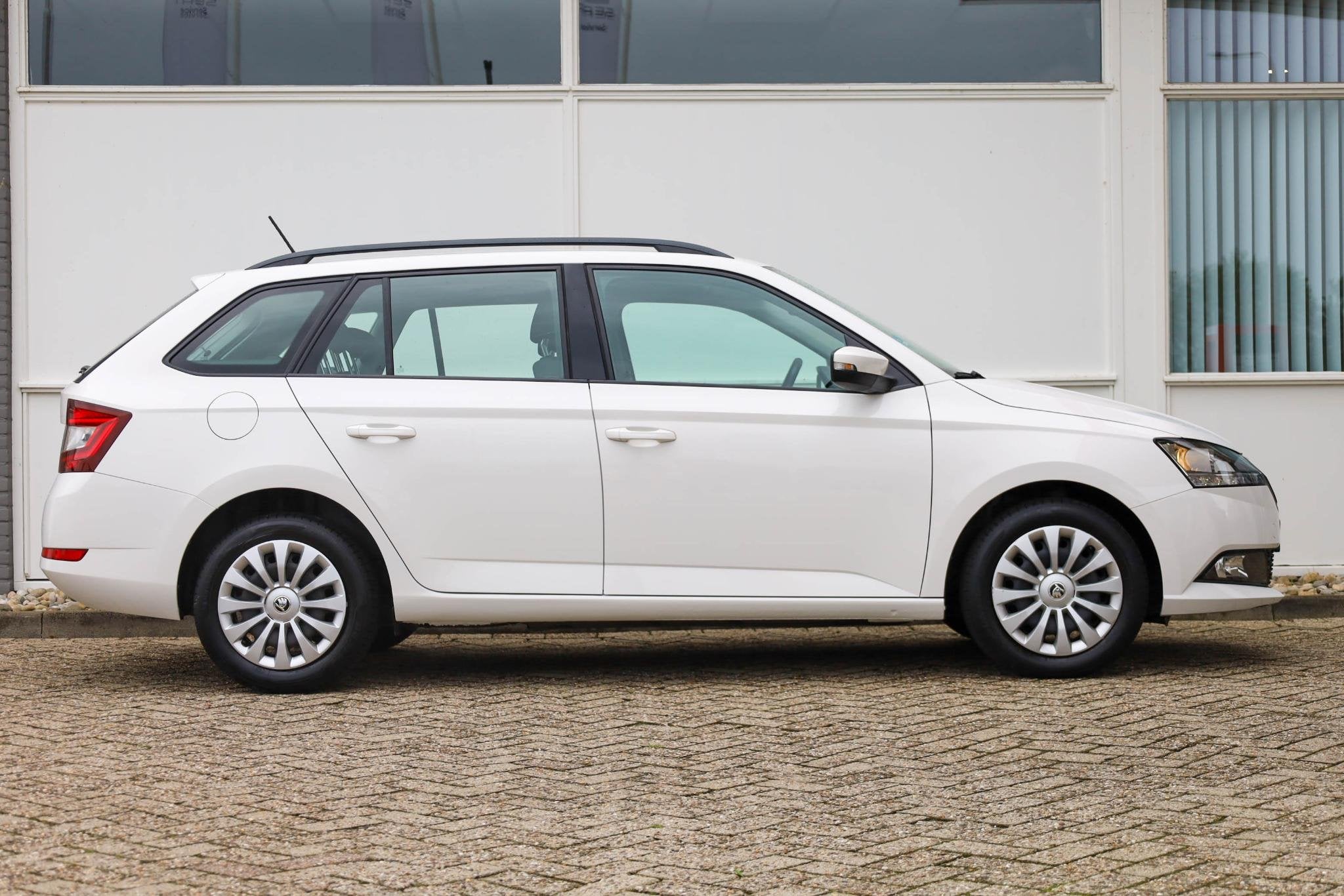 Skoda Fabia Combi 1.0 TSI 95pk Ambition | Parkeersensor | Cr, Auto's, Voorwielaandrijving, 12 maanden, Stof, Gebruikt