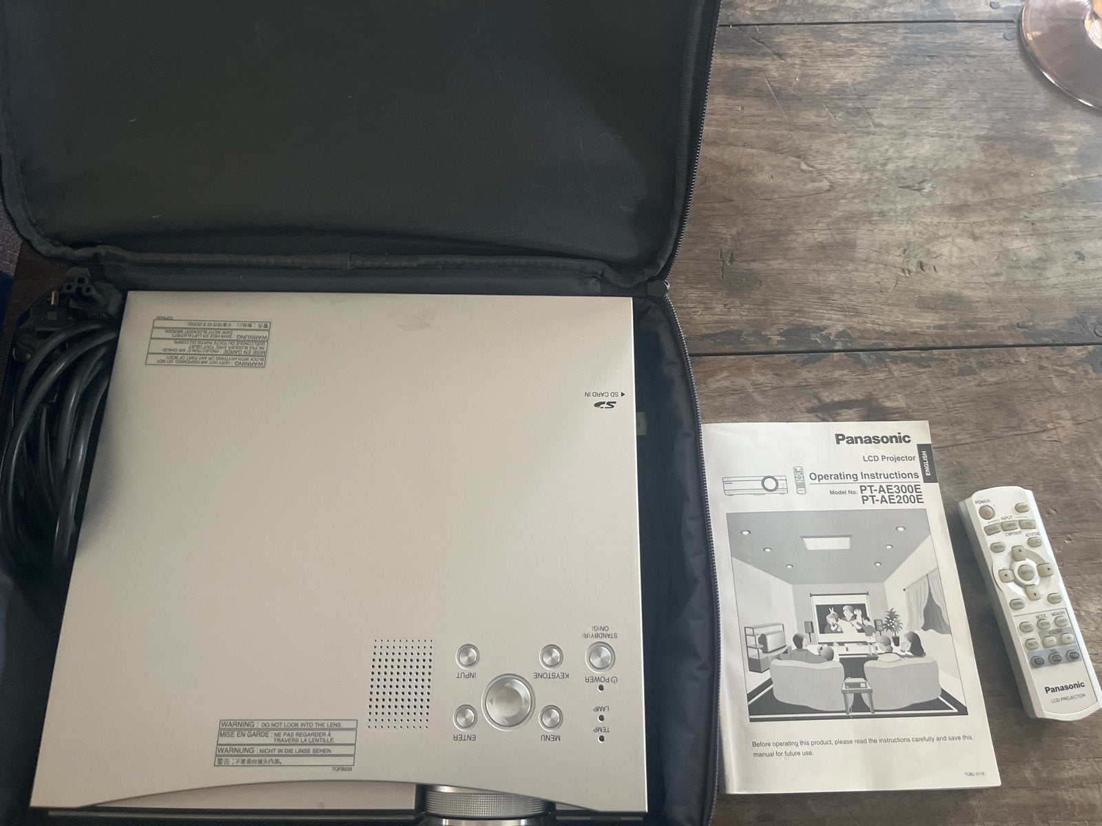 Panasonic PT-AE200E LCD Projector met afstandsbediening, Ophalen of Verzenden, Gebruikt, LCD, Overige resoluties