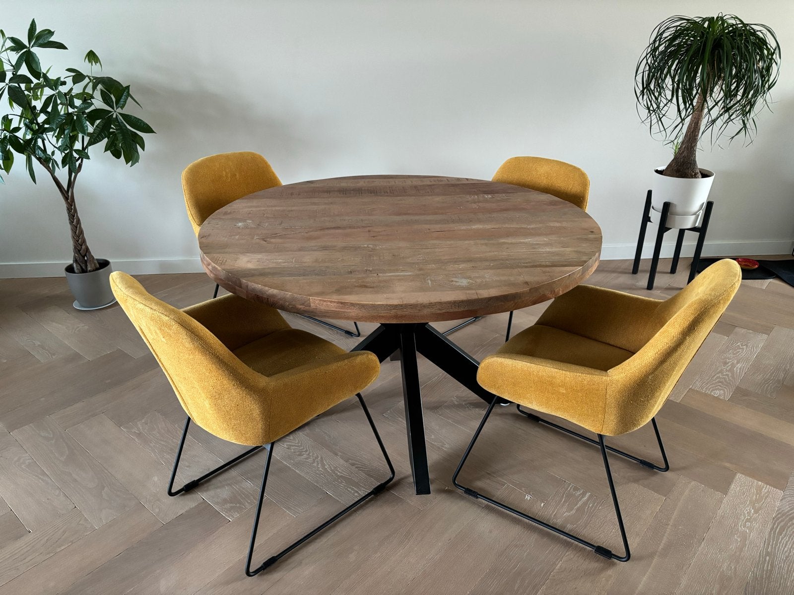 Ronde eettafel met houten blad en stalen poot, Ophalen, 100 tot 150 cm, Rond, Zo goed als nieuw
