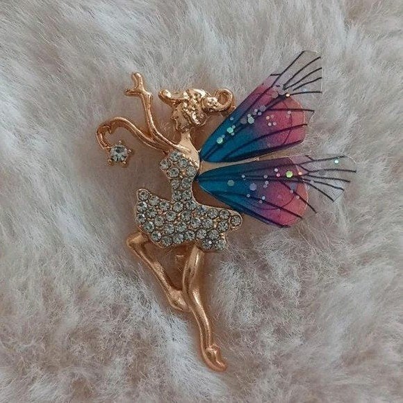 Betoverende Elf Broche met strass en Kleurrijke Vleugels, Overige materialen, 4 tot 7 cm, Nieuw, Ophalen of Verzenden