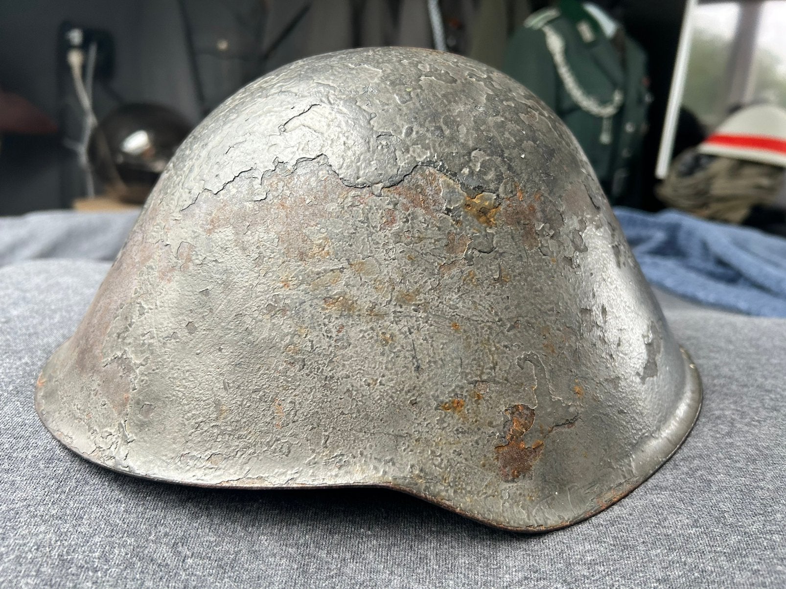 Oost Duitse leger helm, Verzamelen, Militaria | Algemeen, Ophalen of Verzenden, Landmacht, Duitsland, Helm of Baret
