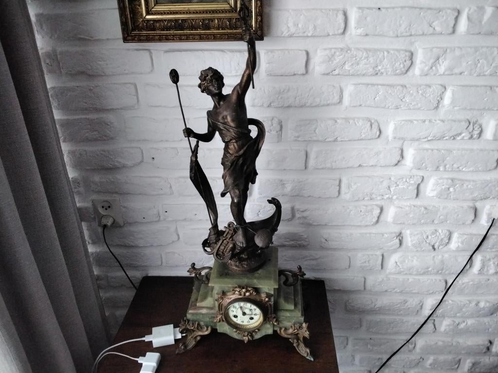 Marmerklok met beeld 83 cm hoog, Ophalen