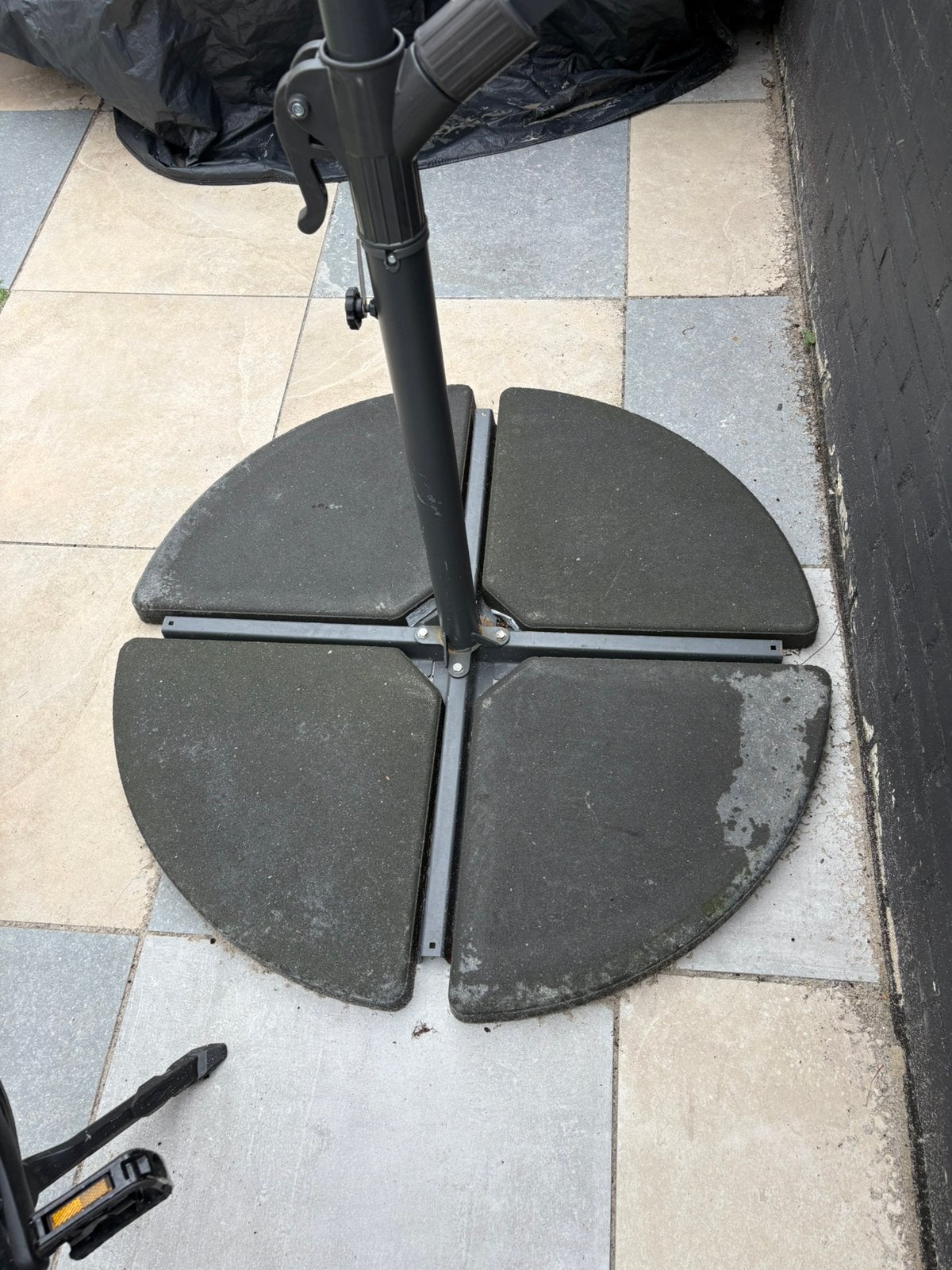 4 parasol tegels voor kruisvoet 16kg, Ophalen, Zo goed als nieuw, Minder dan 1 meter, Parasolvoet