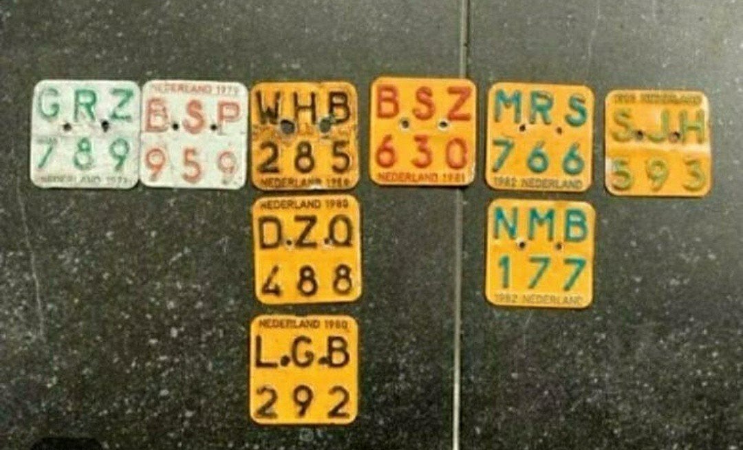 Bromfietsplaatjes, Verzekeringsplaatjes,jaren 1970,brommer, Ophalen of Verzenden, Overige typen