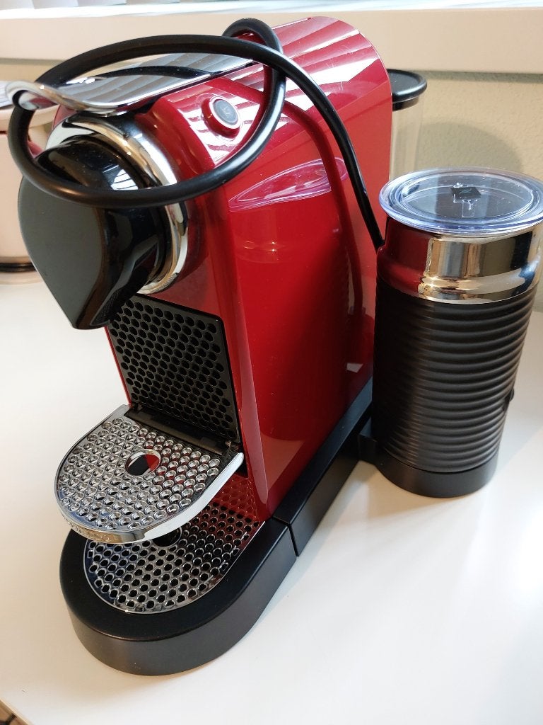 Nespresso koffieset apparaat, Witgoed en Apparatuur, Ophalen, Espresso apparaat, Zo goed als nieuw, Koffiepads en cups