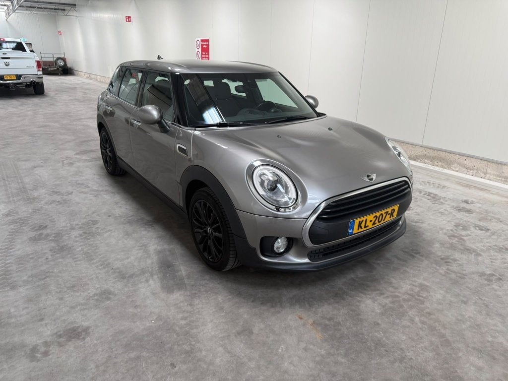 Mini Clubman 1.5 ONE 2016 Grijs, Voorwielaandrijving, Leder en Stof, Stationwagon, Handgeschakeld