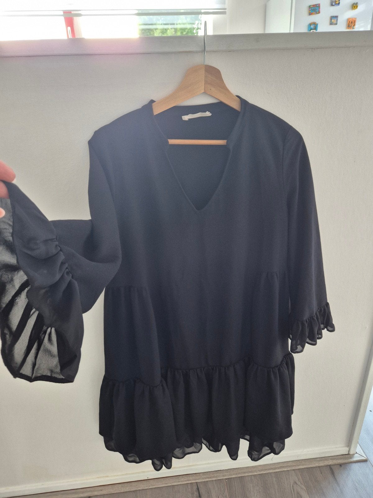 Mango (MNG) zwarte tunic jurk met ruffels & v-hals – Maat M, Maat 38/40 (M), Mango, Zwart, Ophalen of Verzenden