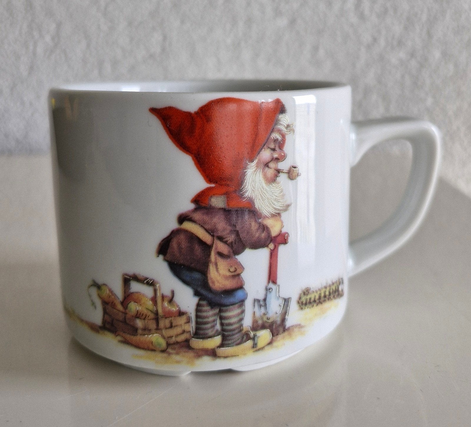Kopje met Kabouter opdruk, Ophalen of Verzenden, Zo goed als nieuw, Porselein, Kop en/of schotel