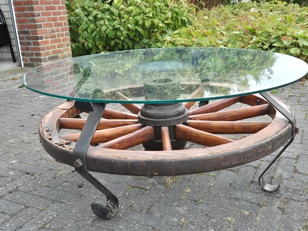 Decoratieve tuintafel of salontafel van origineel karrewiel, Ophalen, Gebruikt, Rond, Hout