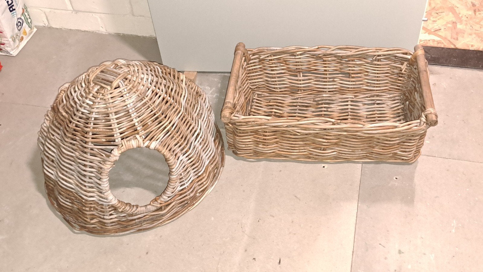 2 delige rotan katten manden set "51 degrees north", Ophalen, Zo goed als nieuw, Riet