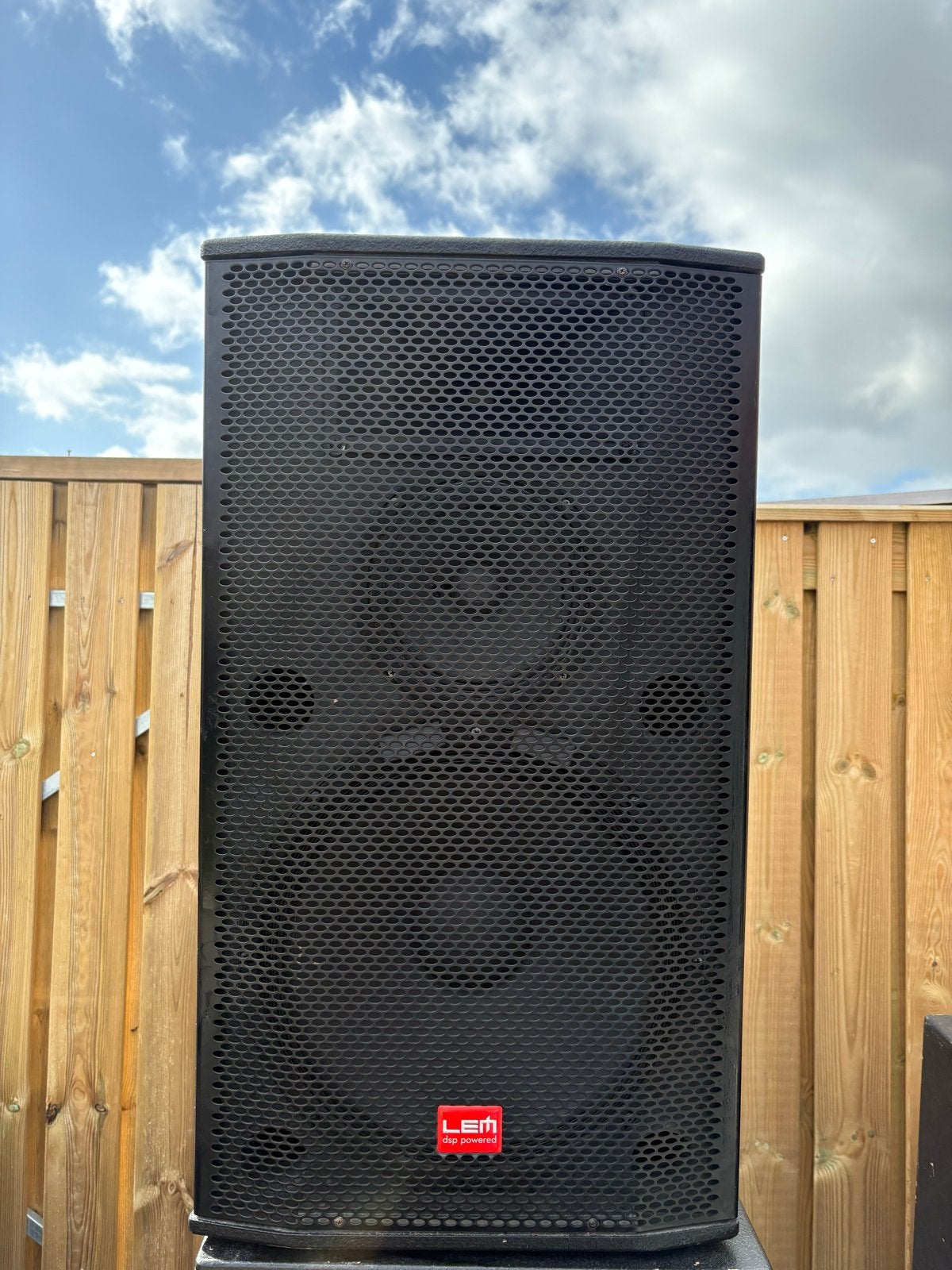 LEM T6A actieve luidspreker incl Flightcase, Audio, Tv en Foto, Luidsprekers, Gebruikt, Front, Rear of Stereo speakers, 120 watt of meer
