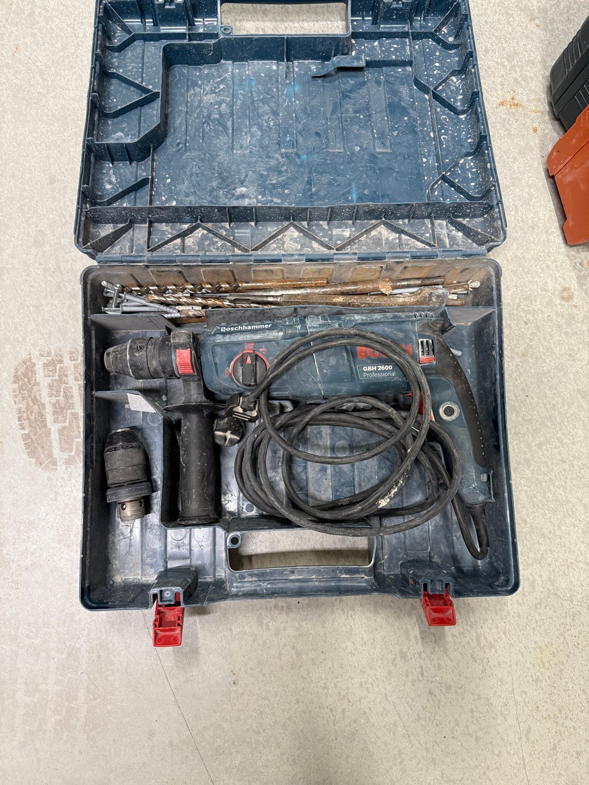 Boschhamer GBH 2600 Boorhamer met koffer, beitels en boren, Ophalen, Boor- en/of Breekhamer, Klopboormechanisme, Gebruikt