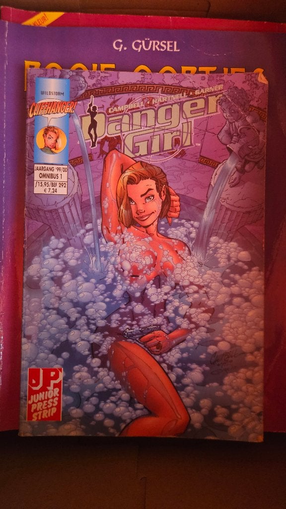 Danger Girl Omnibus 1 - Junior Press - jaargang 1999/2000, Eén stripboek, J. Scott Campbell, Andy Hartnell en Brandon Peterson