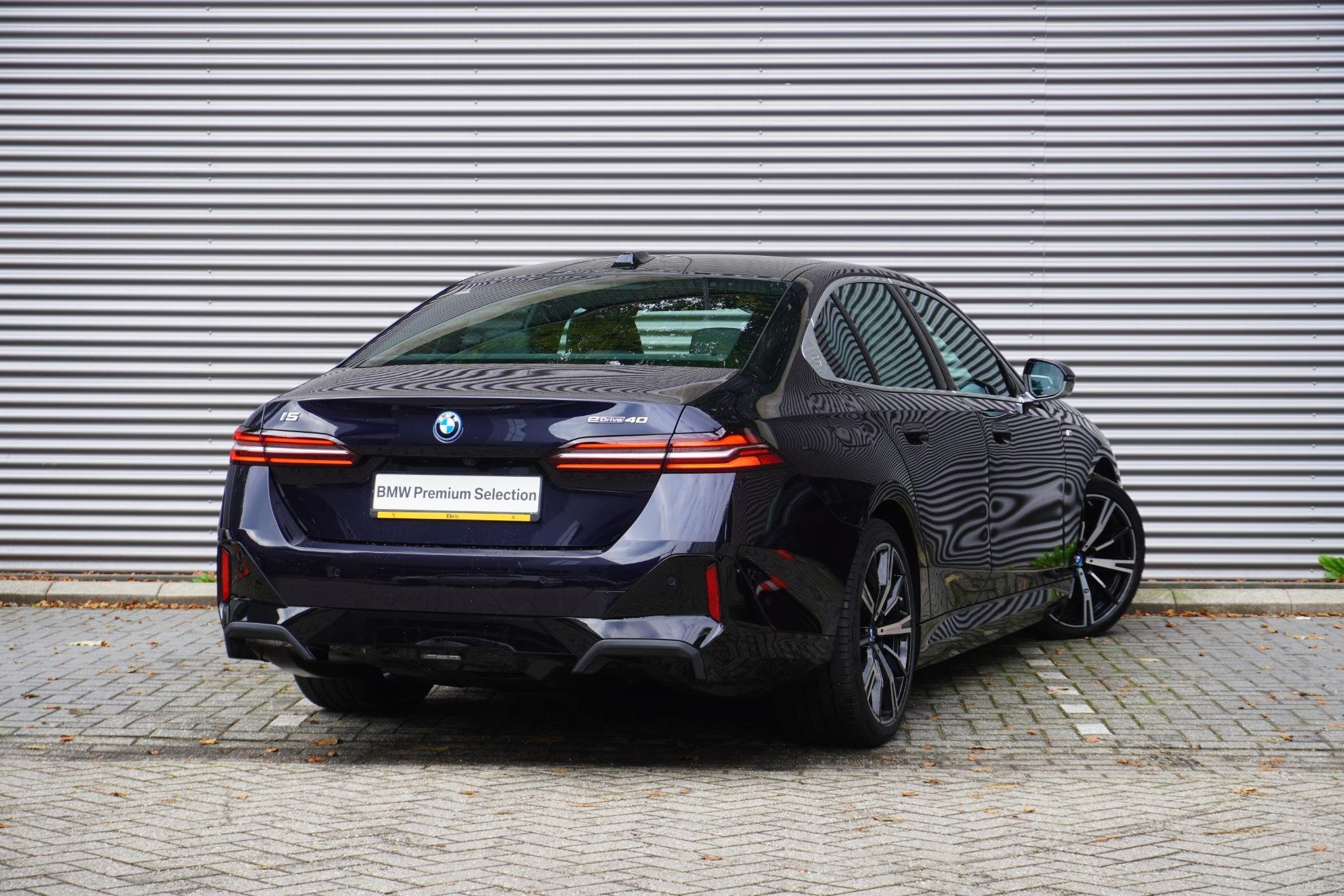 BMW i5 eDrive40 | M Sportpakket | Comfort Pack | Glazen pano, Automaat, Gebruikt, Zwart, Panoramadak