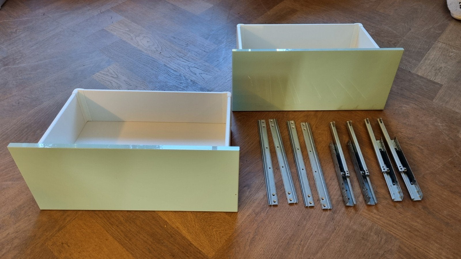 2 IKEA Besta lades (gratis ophalen), Ophalen, Gebruikt, 25 tot 50 cm, Minder dan 100 cm