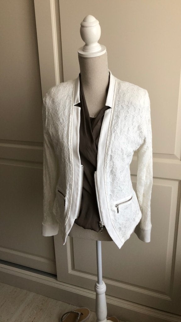 jasje ROOM-WIT kant Rozes of Avelon Maat M, Kleding | Dames, Maat 38/40 (M), Wit, Ophalen of Verzenden, Zo goed als nieuw