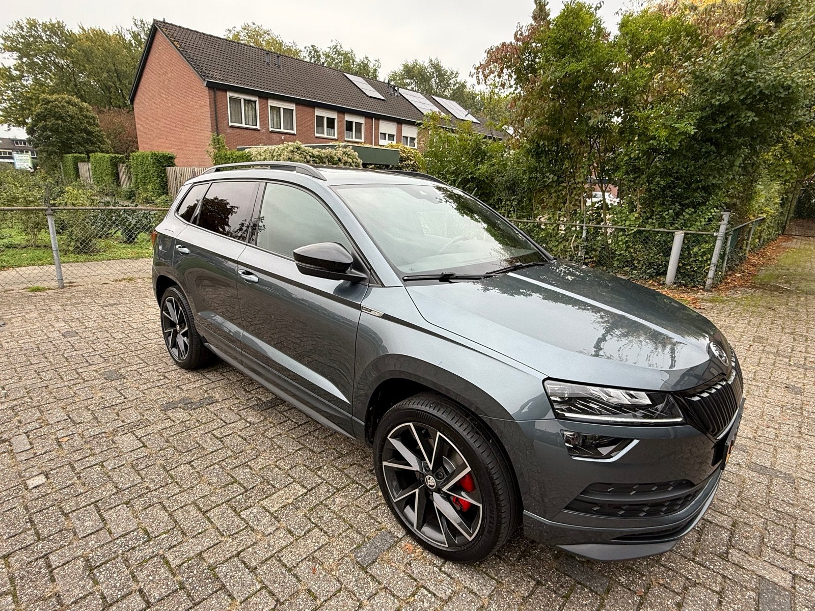 Skoda Karoq 1.5 TSI ACT Greentech 150pk 2021 Grijs, Stof, 1498 cc, 4 cilinders, Parkeerassistent