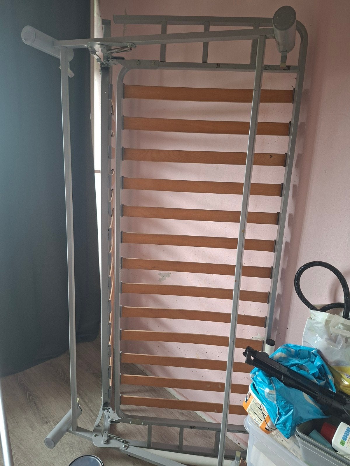 twee-persoons bankbed met lattenbodem - Metaal en Hout, Gebruikt, Eenpersoons, 200 cm, Metaal