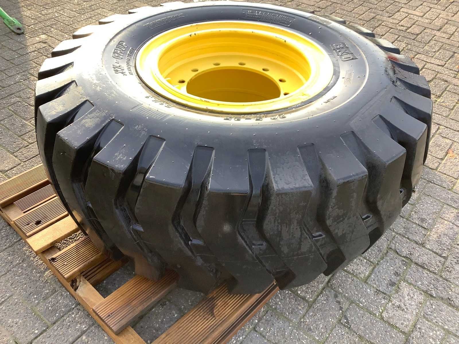 BKT XL-GRIP 20.5-25 Band met velg, Zakelijke goederen