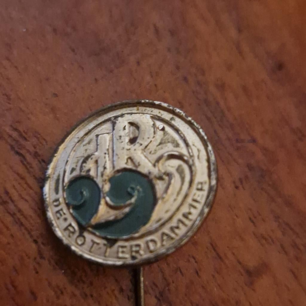 SPELDJE De Rotterdammer, Verzamelen, Speldjes, Pins en Buttons, Ophalen of Verzenden, Gebruikt, Merk