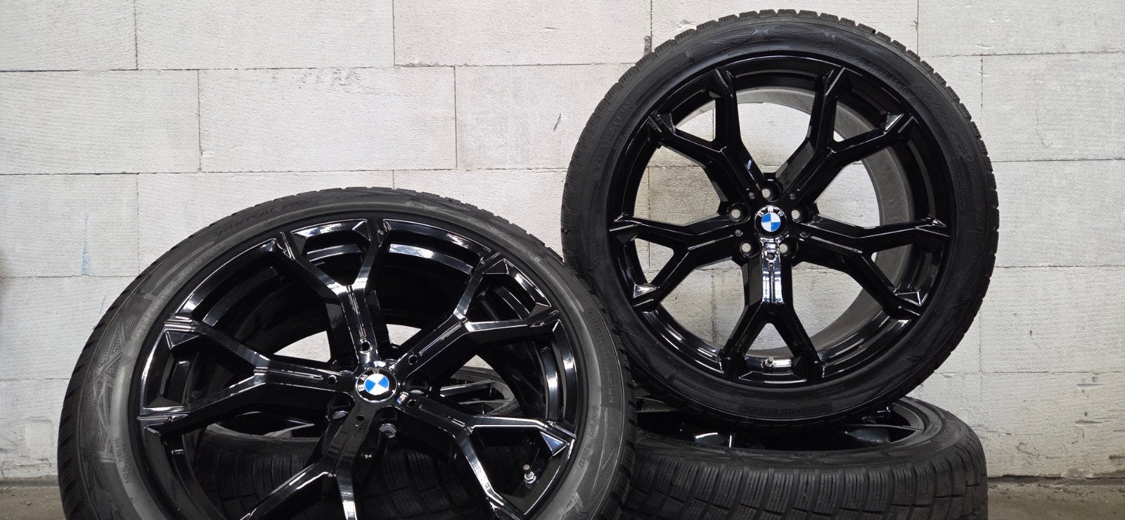 21" BMW 741M X5 X6 G05 G06 orig velgen winterbanden 8mm TPMS, Gebruikt, 275 mm, Banden en Velgen, V