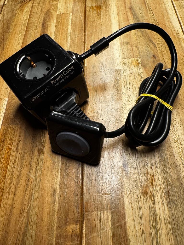 Allocacoc PowerCube Remote, Ophalen of Verzenden, Zo goed als nieuw, Stopcontact