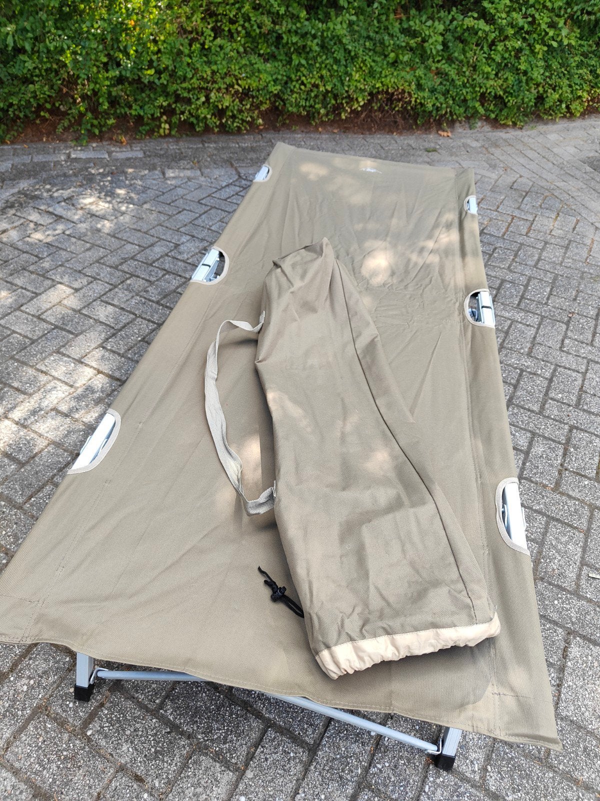Base Camp veldbed 202x77 cm, hoog 50 cm, Ophalen of Verzenden, Gebruikt