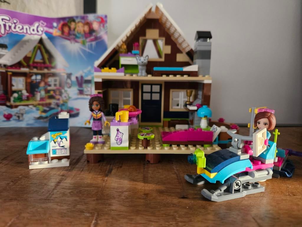 LEGO Friends Snow Resort Chalet 41323, Ophalen of Verzenden, Zo goed als nieuw, Overige merken