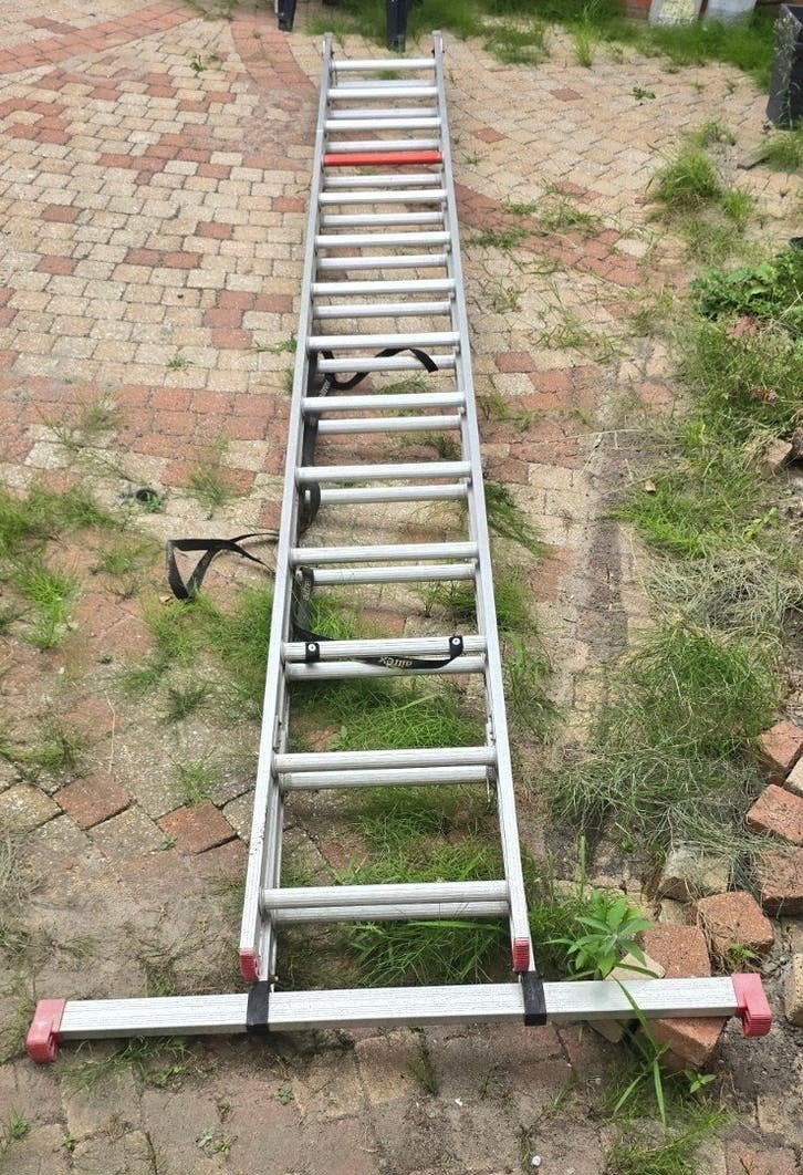Uitschuifbare aluminium ladder - 4 meter of meer, Doe-het-zelf en Verbouw, Ladders en Trappen, Ophalen, Gebruikt, Ladder, Opvouwbaar of Inschuifbaar