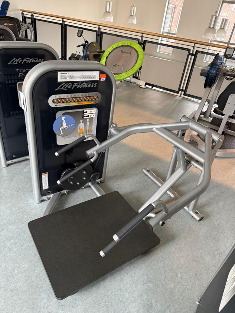Life Fitness Squat Machine - Krachtstation, Ophalen, Gebruikt, Benen