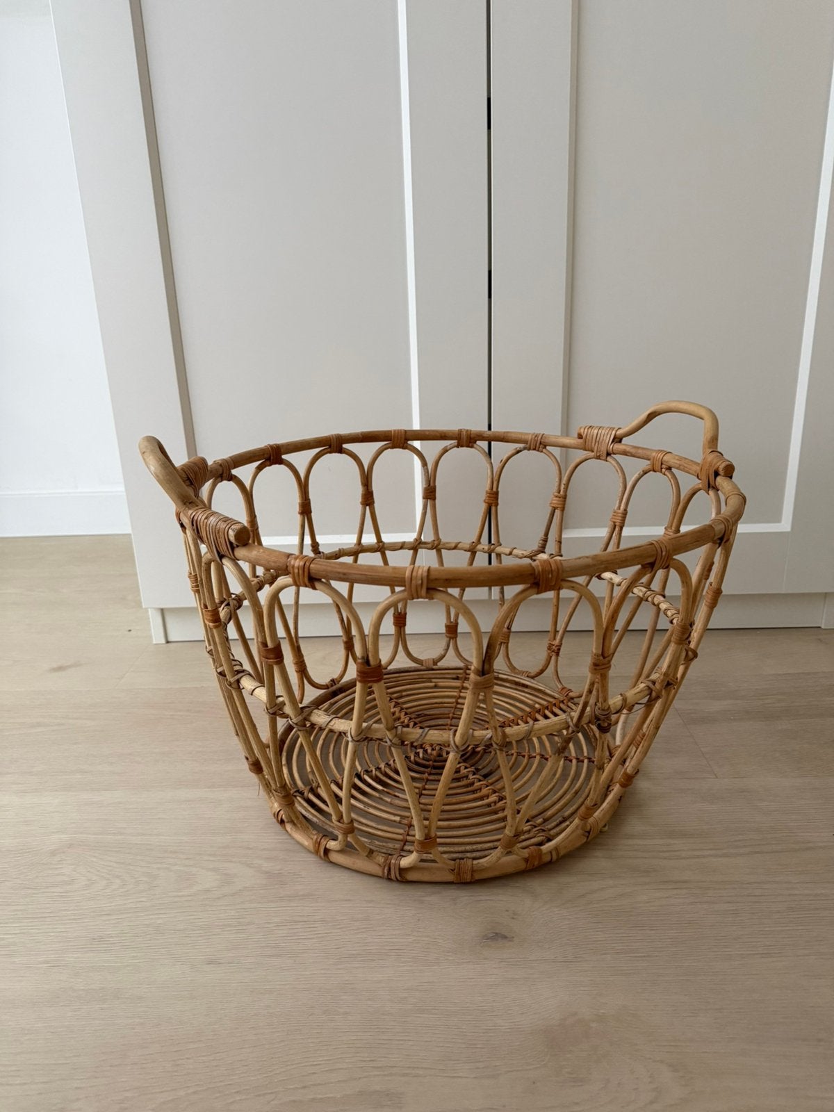Ikea rotan mand, Ophalen, Zo goed als nieuw, Rond, Riet