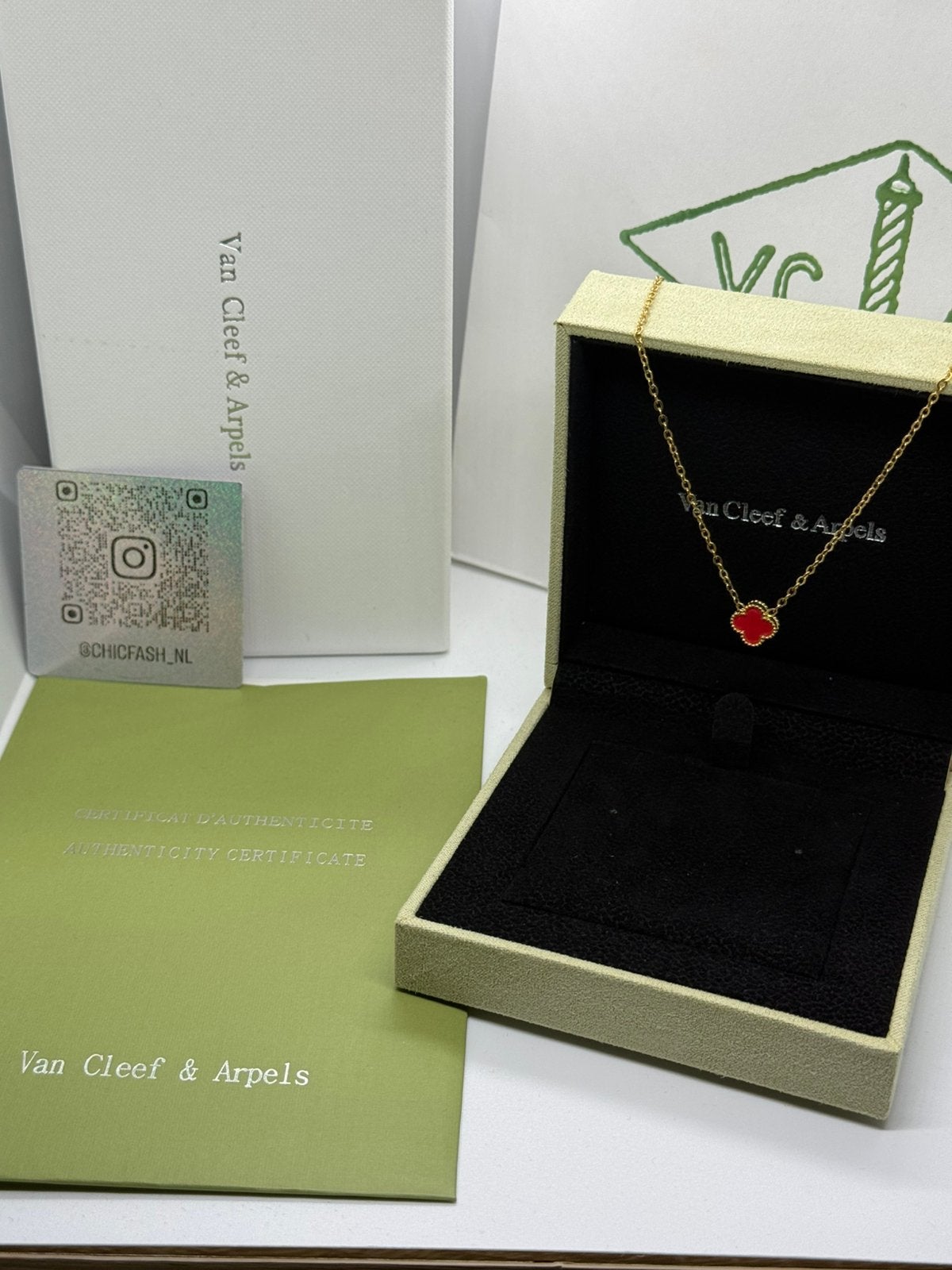 Van Cleef & Arpels Sweet Alhambra ketting, Ophalen of Verzenden, Zo goed als nieuw, Goud, Zilver