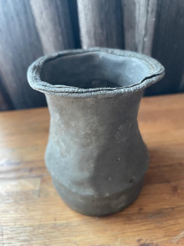 Tinnen zeefje, zeer oud, bodemvondst?, Antiek en Kunst, Antiek | Tin, Ophalen of Verzenden