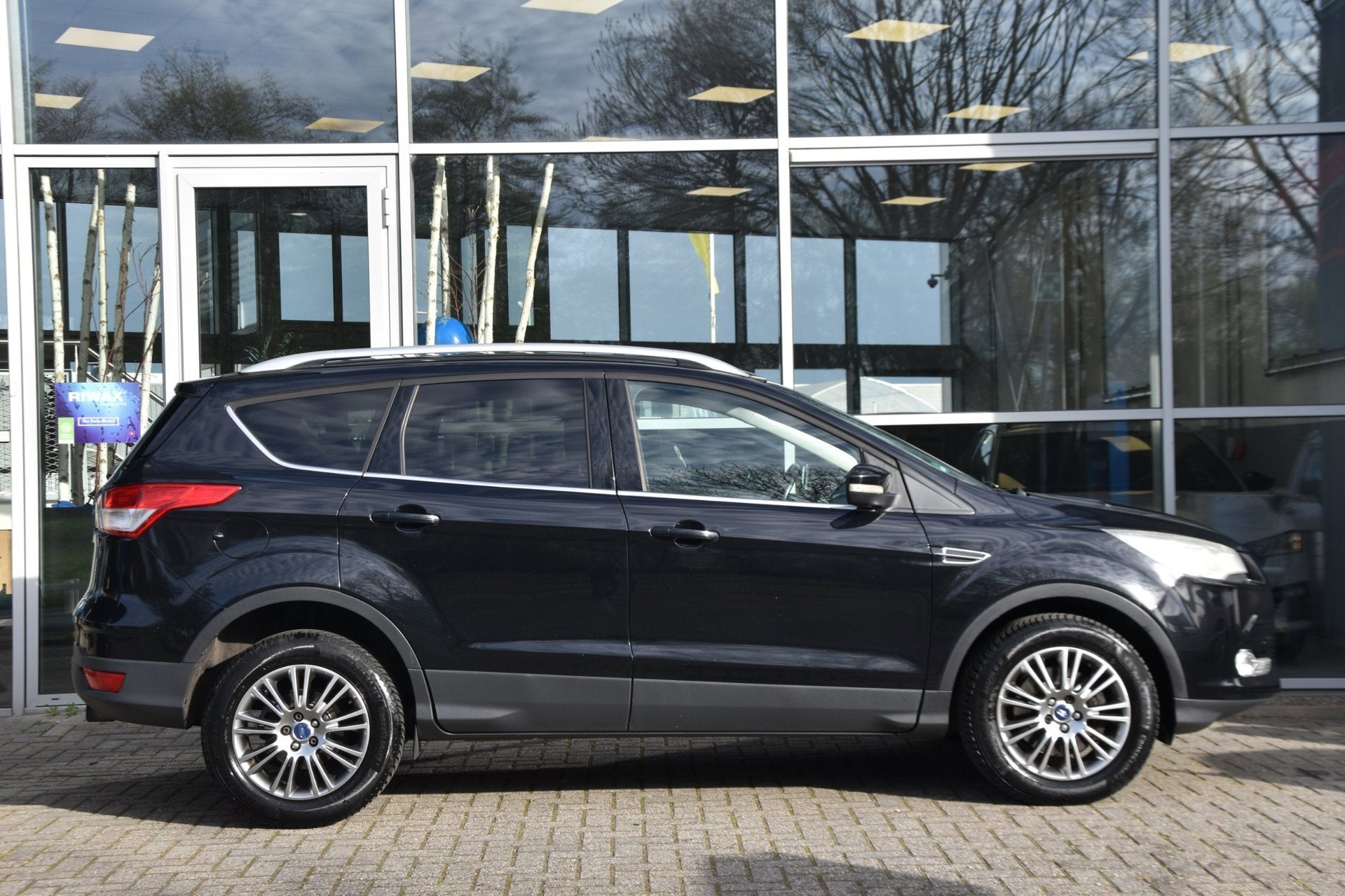 Ford Kuga 1.6 182PK 4WD Aut. Titanium | Pano | Leder | Navi, Gebruikt, Zwart, 4 cilinders, Zwart