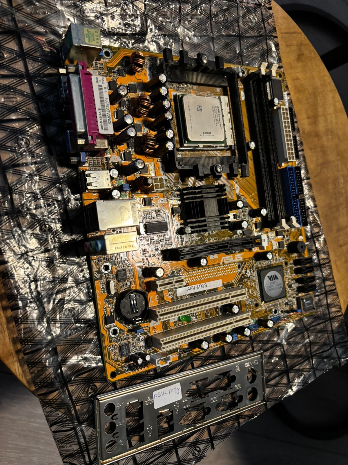 Asus A8V-MX/S Met CPU, Ophalen of Verzenden, Zo goed als nieuw, DDR3