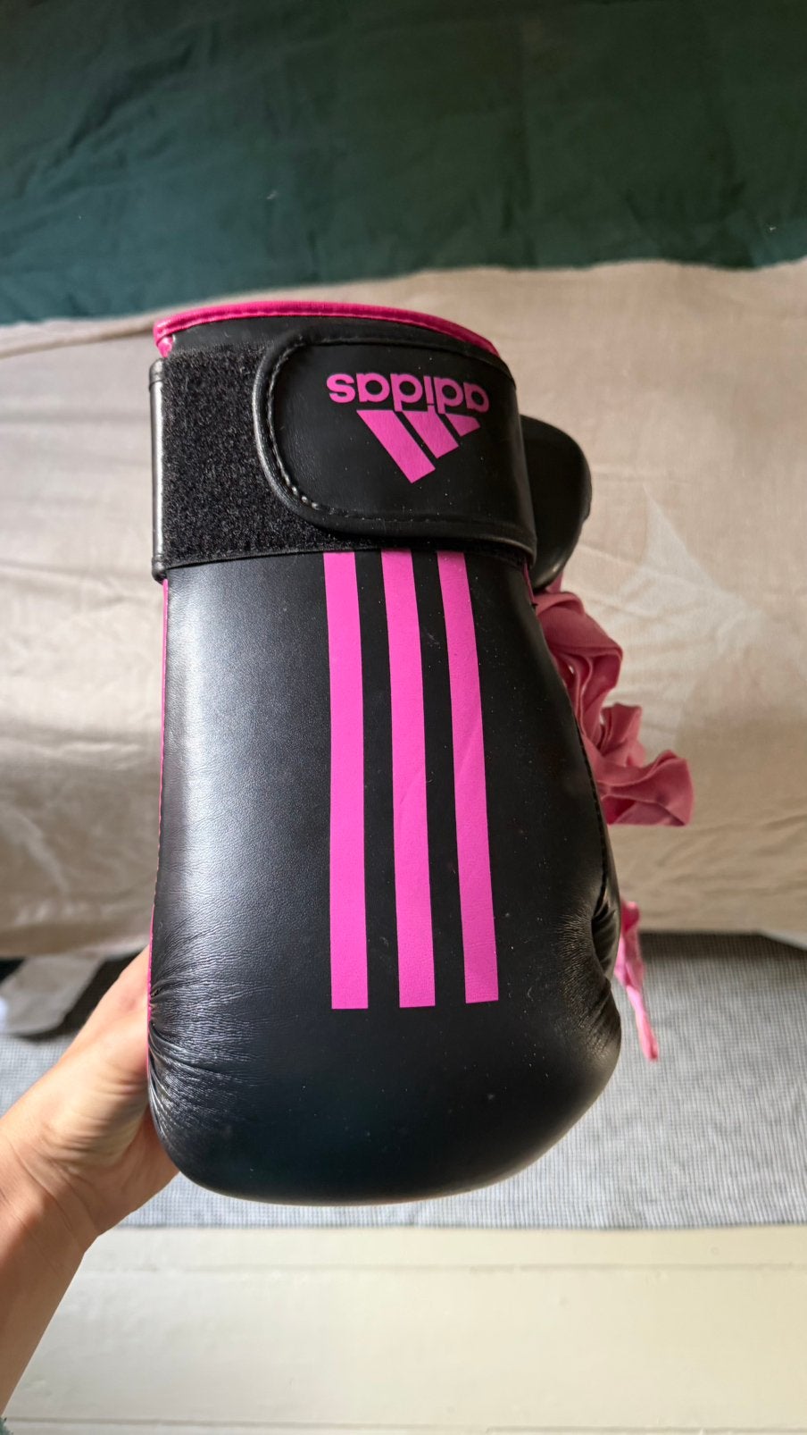 Adidas boxhandschoenen, Ophalen of Verzenden, Zo goed als nieuw, Boksschoenen