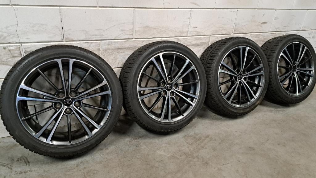 Orig bi-color velgen Toyota Yaris GT86 Subaru BRZ 215/45/17, Gebruikt, 15 inch, Banden en Velgen, Personenwagen