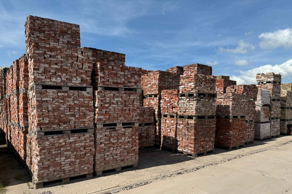 Groninger gladde steen verschillende partijen 100.000 stuks, Doe-het-zelf en Verbouw, Metselstenen, Ophalen, Gebruikt, Bakstenen