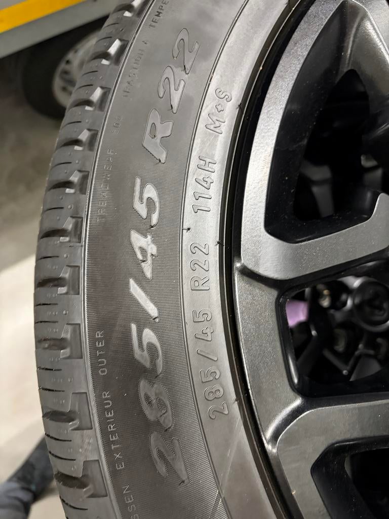 Foto 7 van Nieuwe 22 inch Dodge Ram 2025 Wielen met Pirelli All Season