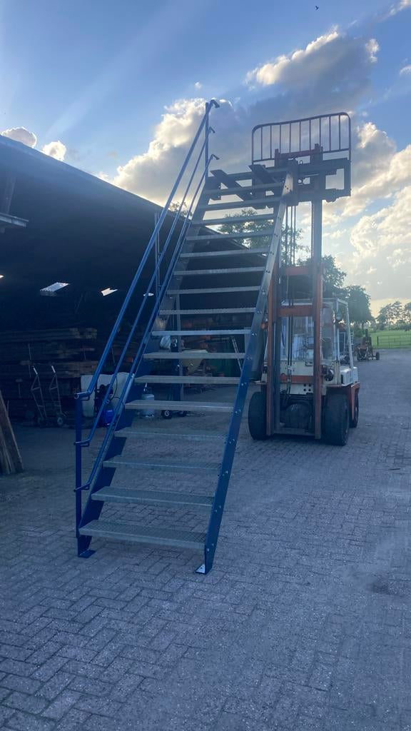 Stalen trap, Ophalen of Verzenden, Zo goed als nieuw, Trap