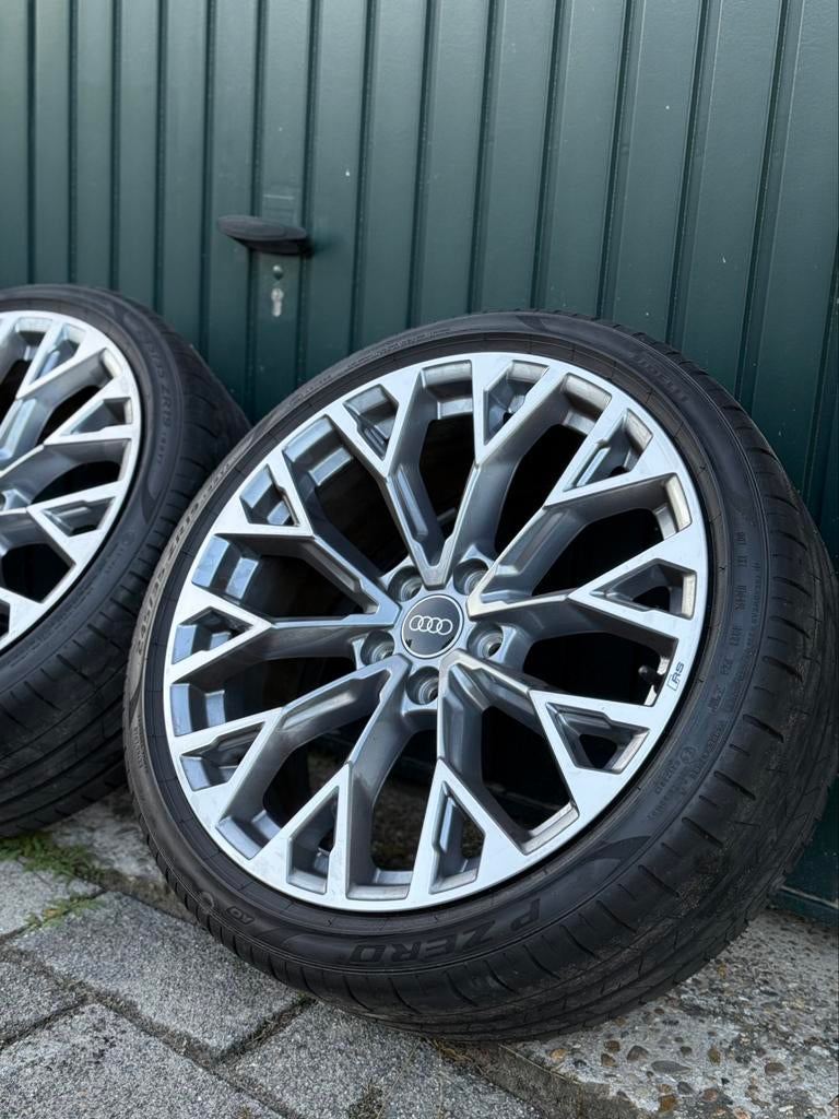 Audi rs3 8y velgen + banden 19 | 8Y0601025BM, Audi, 245 mm, Audi@audi.nl, Banden en Velgen