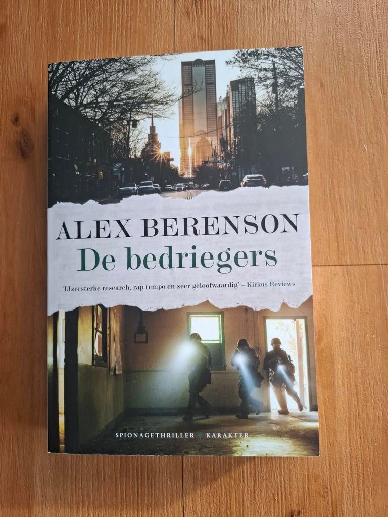De Bedriegers - Alex Berenson Thriller, Ophalen of Verzenden, Zo goed als nieuw, Alex Berenson, Nederland