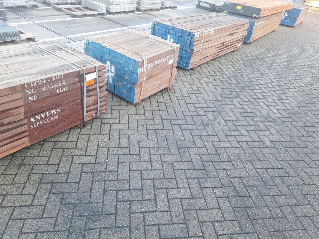 Hardhouten azobe palen 70x70 en 60x60 ruw., Ophalen of Verzenden, Nieuw, 250 cm of meer, Palen