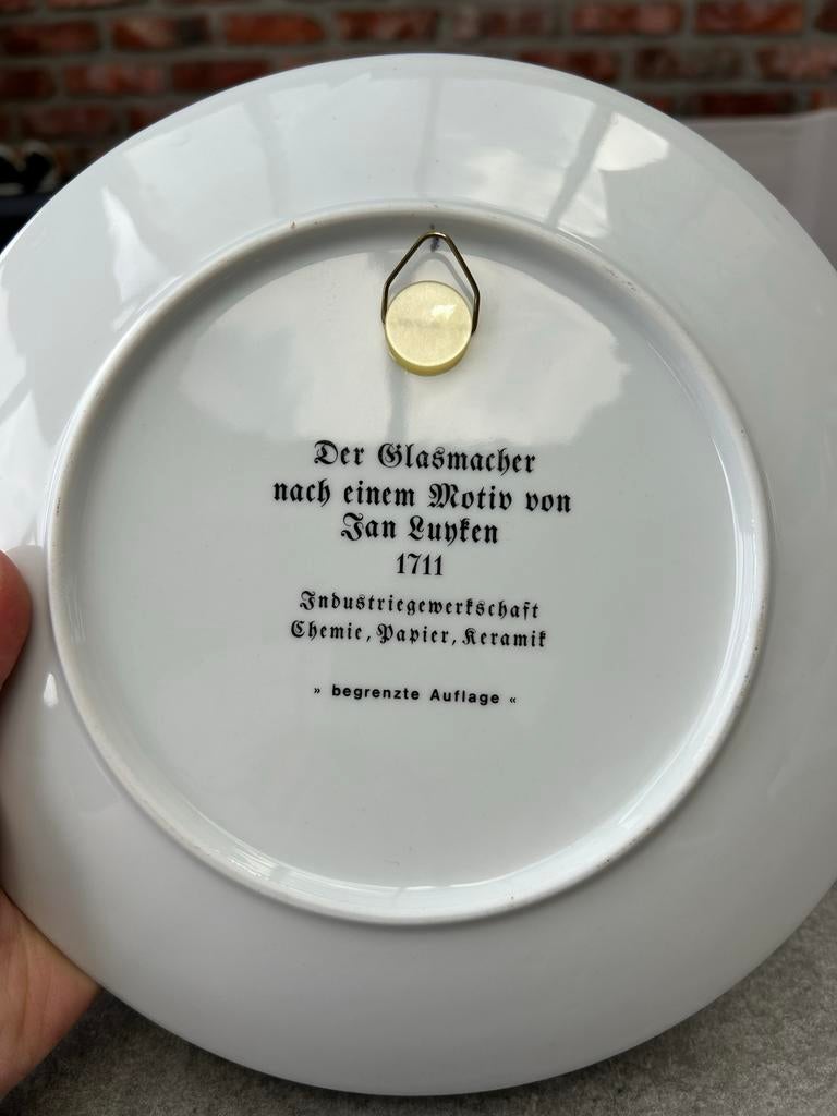 Decoratief bord 'De Glasmacher' naar Jan Luyken, Antiek en Kunst, Ophalen of Verzenden