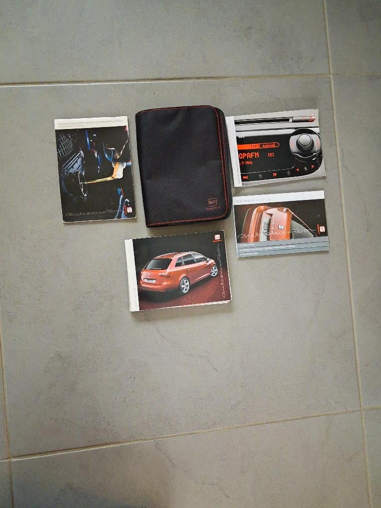 Compleet mapje boekjes SEAT IBIZA ST  2010/2012, Auto diversen, Ophalen of Verzenden