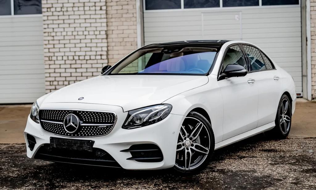 Originele 19 inch Mercedes AMG velgen banden E-klasse W213, 19 inch, Gebruikt, 275 mm, Banden en Velgen