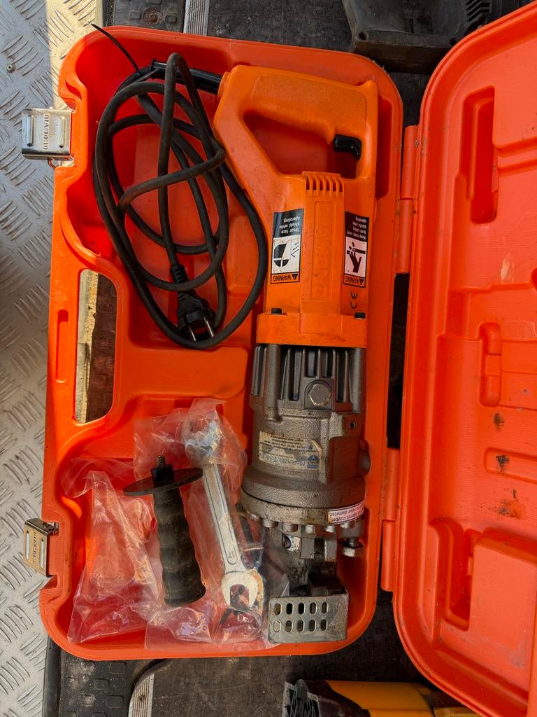 Diamond Knipmachine Wapeningsstaal - Inclusief Koffer, Doe-het-zelf en Verbouw, Ophalen of Verzenden, Gebruikt