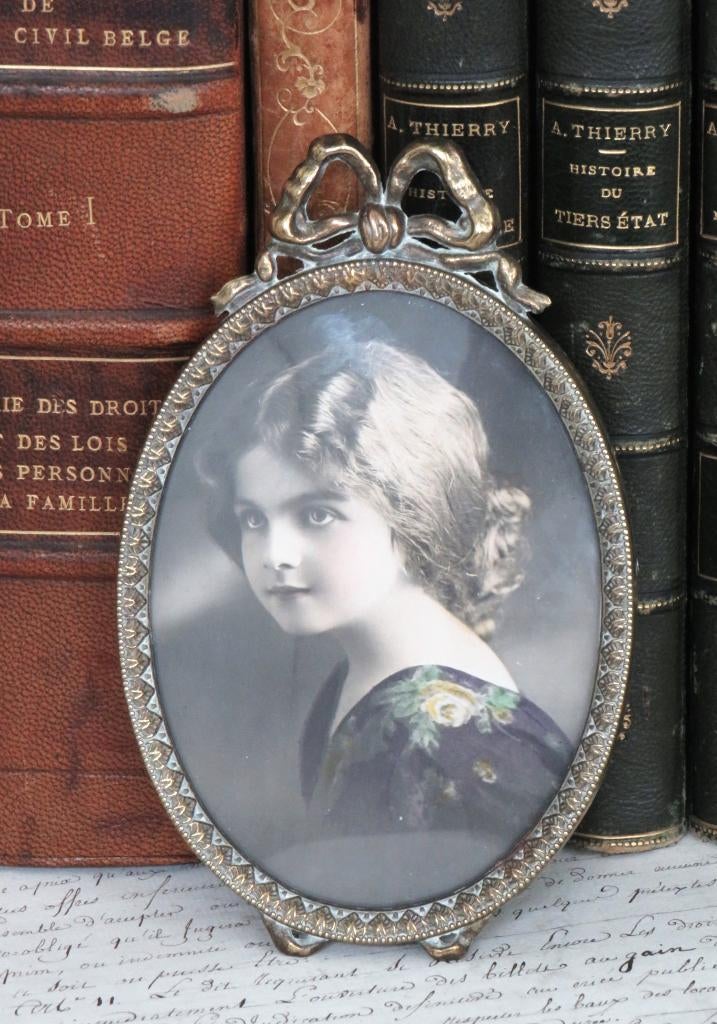 Oud Frans fotolijstje met strikje, Ophalen of Verzenden